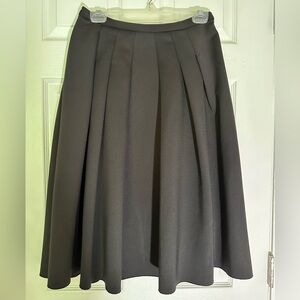 Black pleated skirt